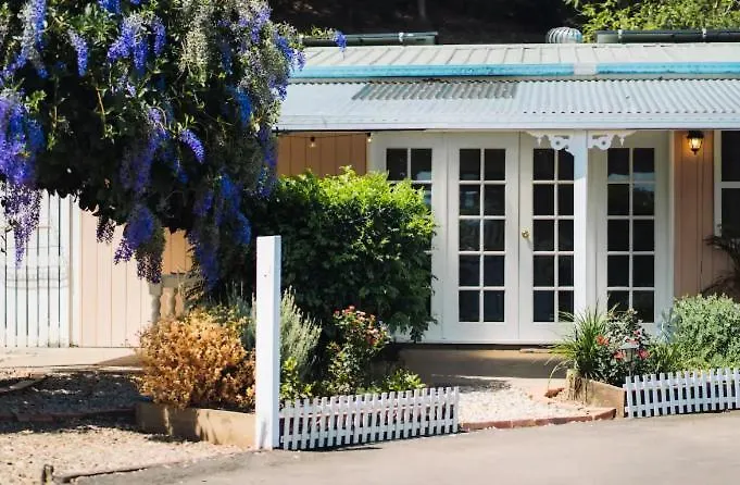 Lavender Lane Country Cottages Kenilworth Australia